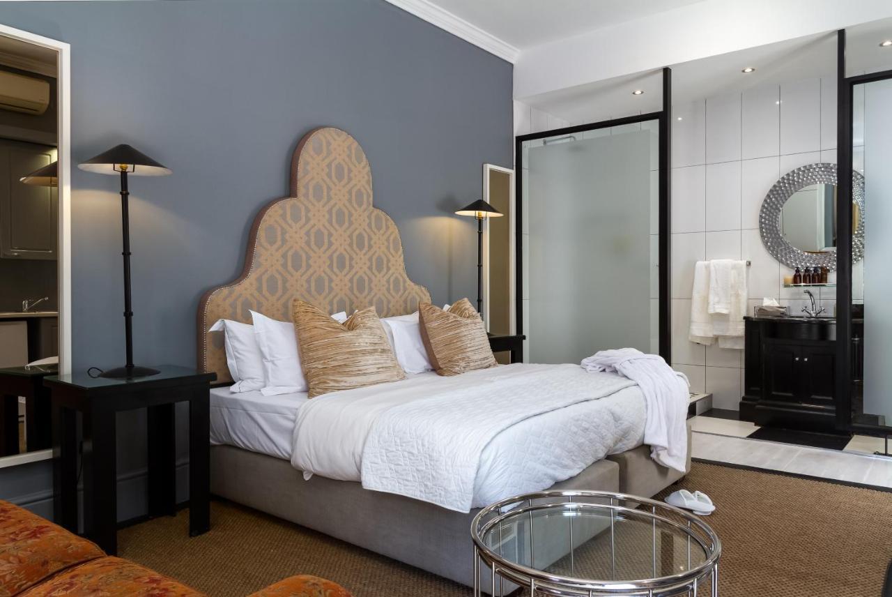 Life & Leisure Boutique Guesthouse สเตลเลนบอช ภายนอก รูปภาพ